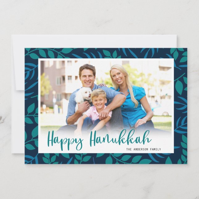 Happy Hanukkah Modern Script Foto Feiertagskarte (Vorderseite)