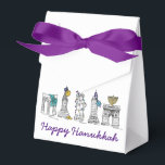 Happy Hanukkah NYC New York City Chanukah Holiday Geschenkschachtel<br><div class="desc">Eine originelle Brien-and-Tinte-Illustration verschiedener New Yorker Sehenswürdigkeiten,  die für die Urlaubssaison "gekleidet" sind. Perfekt für Hanukkah! Sehen Sie nicht,  wonach Sie suchen? Brauchen Sie Hilfe bei der Anpassung? Kontaktieren Sie Rebecca,  um etwas für Sie entworfen zu haben.</div>