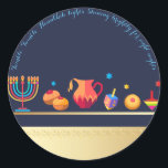 Happy Hanukkah Party Schöne Dekoration Runder Aufkleber<br><div class="desc">Happy Hanukkah Party Schöne Dekoration,  jüdischer Urlaub,  klassischer Rundaufkleber. Jüdischer Holiday Hanukkah Hintergrund mit traditionellen Chanukah-Symbole - Holzdreigel (Kreisel),  Donuts,  Gold Menorah,  Kerzen,  Stern von David und leuchtende Licht Wallpaper Muster. Hanukkah Festival Event Dekoration. Jerusalem,  Israel. Party- und Handwerksartikel > Geschenkartikel > Aufkleber und Etiketten</div>