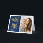 Happy Hanukkah Peace Liebe Latkes Lights Foto Feiertagskarte<br><div class="desc">Senden Sie Ihre Wünsche mit dieser Holiday Foto-Karte,  die ein Atemberaubendes Happy Hanukkah Script und Symbol enthält,  um Ihre Grußbotschaft zu markieren.</div>