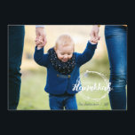 Happy Hanukkah Snow Bubbles Holiday Foto Card Feiertagskarte<br><div class="desc">Die stilvolle und niedliche Happy Hanukkah Snow Bubbles Holiday Foto Card ist perfekt für alle Ihre Freunde und Familie in dieser Feriensaison. Passen Sie den Text mit Ihrem Familiennamen und dem Jahr an und tauschen Sie das Bild gegen ein Foto Ihrer Kinder,  Haustiere oder der ganzen Familie aus.</div>