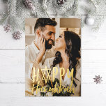 Happy Hanukkah Star Holiday Foto Silver Foil Card Folien Feiertagskarte<br><div class="desc">Echte Folie "glücklicher hanukkah" mit dem Stern von david als "A" über volles Foto. Wählen Sie Ihre Folienfarbe: Gold,  Silber oder Rose Gold und Backerfarbe. Fügen Sie dem Rücken mehr Fotos hinzu oder schreiben Sie eine Nachricht.</div>