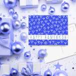 Happy Hanukkah Star von David Menorah Blue CUSTOM Postkarte<br><div class="desc">Passen Sie diese Karte an,  indem Sie Ihren eigenen Text über den niedlichen Hintergrund hinzufügen. Karo meinen Shop für mehr Farben und Designs oder lass mir wissen,  ob Sie etwas Angewohntes wollen. Danke für den Einkauf mit mir!</div>