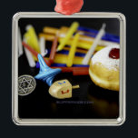 Happy Hanukkah Star von David menorah Dreidel Slip Ornament Aus Metall<br><div class="desc">Happy Hanukkah Star von David menorah Dreidel SlipperyJoe's Celebration Candles jüdisch Hebräisch Chanukah Geschenke Dekorationen Judaismus Religion künstlerisch</div>
