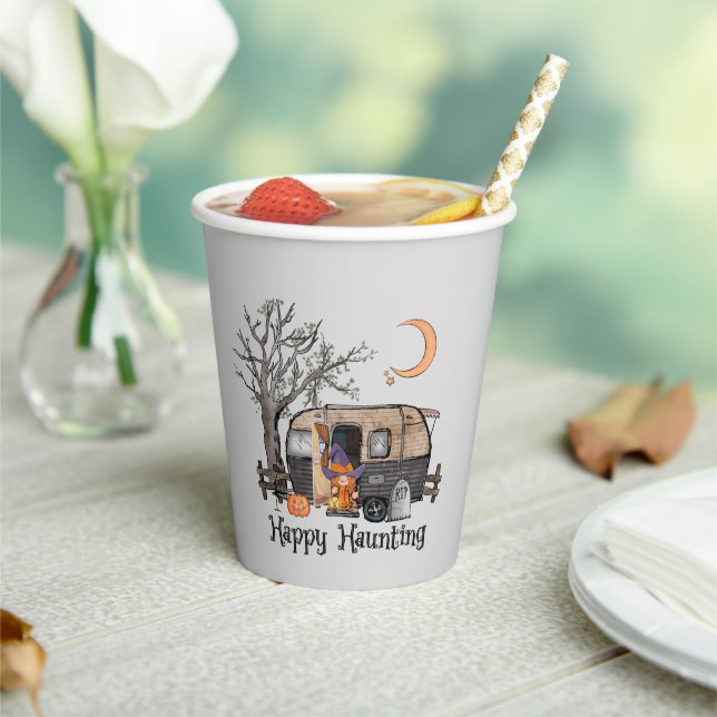 Happy Haunting | Halloween Camper | Spooky Hexe Pappbecher (In Situ)