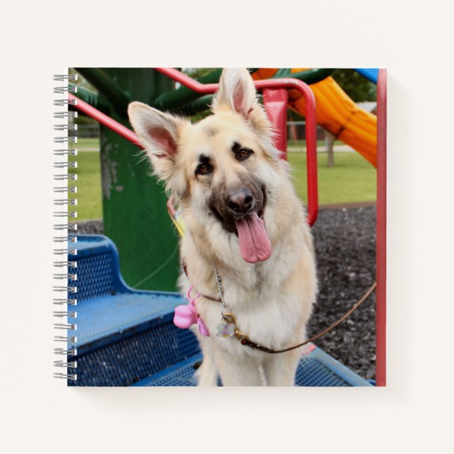 Happy Head Tilt Notizbuch (Vorderseite)