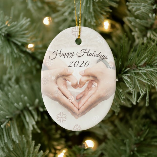 Happy Holidays & Date. Elegant photo heart hands Keramik Ornament (Baum)