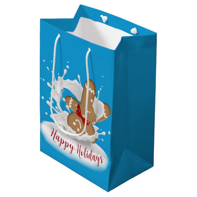 Happy Holidays Gingerbread Mann in Milch Mittlere Geschenktüte (Vorderseite Schrägansicht)