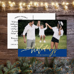 Happy Holidays Grosses Foto Weihnachtsbrief Blau Folien Feiertagspostkarte<br><div class="desc">Mit dieser festlichen Postkarte mit "Happy Holiday" in einem handgezeichnet Typografie-Schriftart in Echtgoldfolie - Set gegen Ihr Foto und dunkelblau. Fügen Sie einfach Ihren eigenen typisierten Urlaub Gruß auf die Rückseite oder löschen Sie die Notiz, um Platz für eine handschriftliche Notiz verlassen. Fügen Sie auch Ihre Rücksendeadresse hinzu. Diese Vorlage...</div>