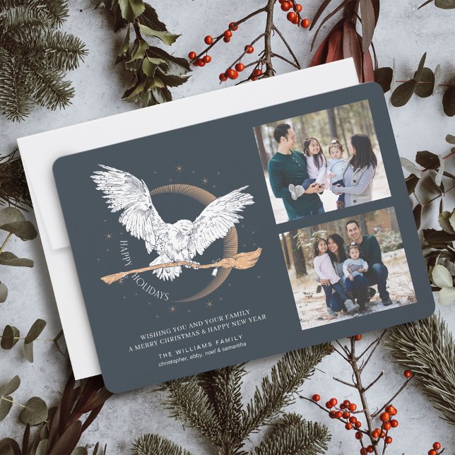 Happy Holidays Hedwig Delivery | Familienfotokarte Einladung (Card on table)