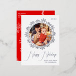 Happy Holidays Winter Snowflake 1 Foto Weihnachten Folien Feiertagspostkarte<br><div class="desc">Happy Holidays Winter Snowflake 1 Foto Weihnachten Moderne Postkarten präsentieren Ihr Lieblings-Foto auf weißem Hintergrund mit Schneeflocken und Sternen und den Text "Happy Holidays" in einem Silber-Folie Kalligraphie-Skript-Overlay. Personalisieren Sie den Text durch Bearbeiten in den bereitgestellten Textfeldern. Entworfen von ©Evco Studio www.zazzle.com/store/evcostudio</div>