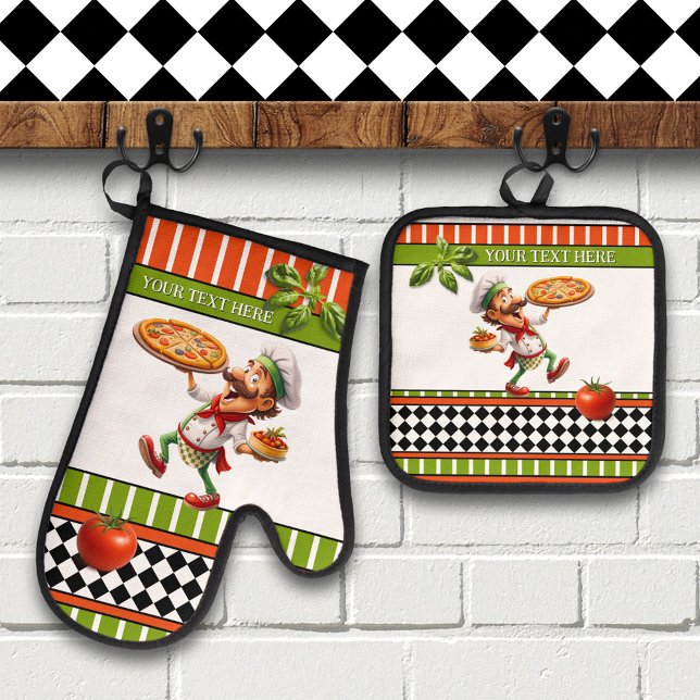 Happy Italian Pizza Baker Ofenhandschuh & Topflappen-Set (Oven mitt and pot holder set showing a whimsical illustration of a pizza baker with tomato and basil)