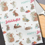 Happy Jolabokaflod Maus Familienurlaub Geschirrtuch<br><div class="desc">Happy Jolabokaflod Mouse Family Kitchen Handtuch - Jolabokaflod (grob übersetzt in die Weihnachtsbuchflut) ist die wunderbare isländische Tradition, am Heiligabend Bücher zu geben und die Erholung der Nacht damit zu verbringen, sie zu lesen und Pralinen zu essen. Es gibt keinen besseren Weg, den Abend für Kinder und Erwachsene gleichermaßen zu...</div>