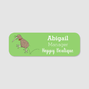 Happy Jumping Kiwi mit Bug-Krawatte Cartoon Design Namensschild