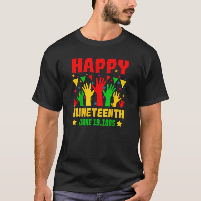 Happy Juneteenth Black Red Green Yellow Hands T-Shirt (Vorderseite)