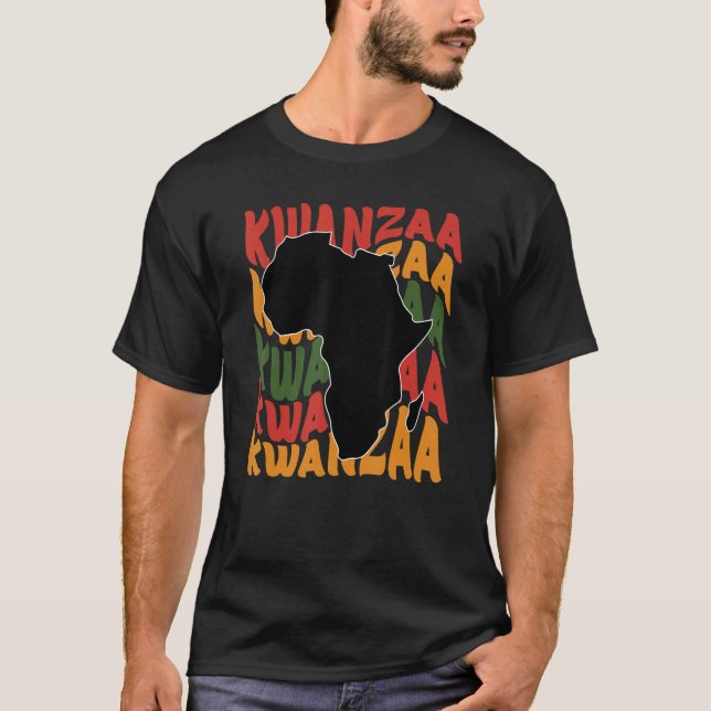 Happy Kwanzaa African Map Kinara Candles Celebrati T-Shirt (Vorderseite)