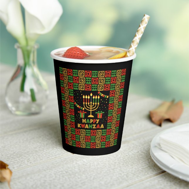 Happy Kwanzaa Candles Red Black Green Yellow Pappbecher (In Situ)