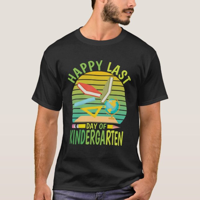 Happy Last Day Of Kindergarten 2023  Teachers Stud T-Shirt (Vorderseite)