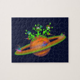 Happy Martians spielen ein Rennen in Saturn