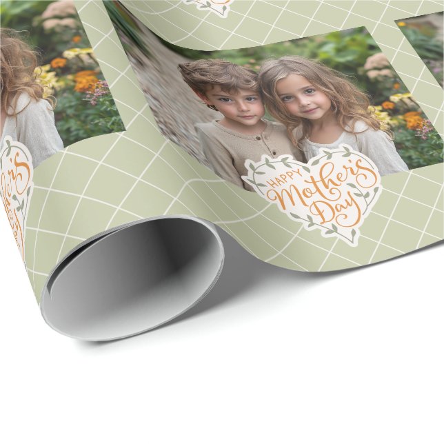 Happy Mother's Day Typografy Heart Foto Geschenkpapier (Rolleneckpunkt)
