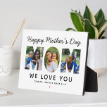 Happy Mthers Day Mama Custom Foto Collage Fotoplatte<br><div class="desc">Schaffen Sie ein stilvolles und unvergessliches Geschenk für die Mama dieses Muttertags! Dieses Dekorzeichen mit individueller Tischdekoration zeigt eine Collage von drei Lieblingsbildern der Familie, die als moderne und kühn serf-Schrift entworfen wurden. Personalisieren Sie den benutzerdefinierten Text mit den Namen der Kinder und ändern Sie den schwarzen Text, das rosa...</div>