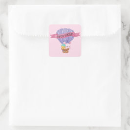 Happy Oaster Bunny in Hot Air Ballon Quadratischer Aufkleber