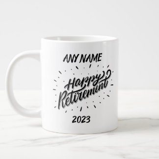 Happy Retirement 2023 - Personalisiertes Geschenk Jumbo-Tasse