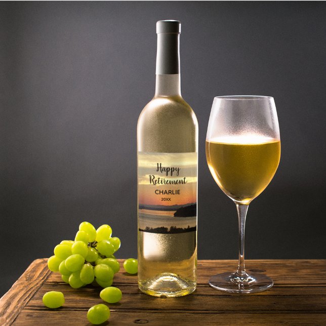 Happy Retirement Orange Sunset mit Namen Weinetikett (In Situ Glass of Wine)