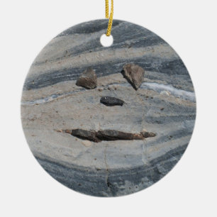 Happy Rock Face Keramikornament