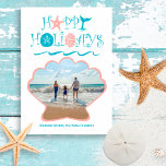 Happy Seashore | Beach Seashell Weihnachts-Foto Feiertagskarte<br><div class="desc">Die Weihnachtskarte zum Thema Strand bietet eine tropische "Happy Holidays" Muschel, Wale Schwanz und Ozeanwellen Typografie mit einem Muschelausschnitt, der Ihr Foto umrahmt. Die Rückseite ist eine nautische Muschel & Wirbel-Muster auf einem türkisfarbenen Hintergrund. Original-Kunstwerk KL Stock.</div>