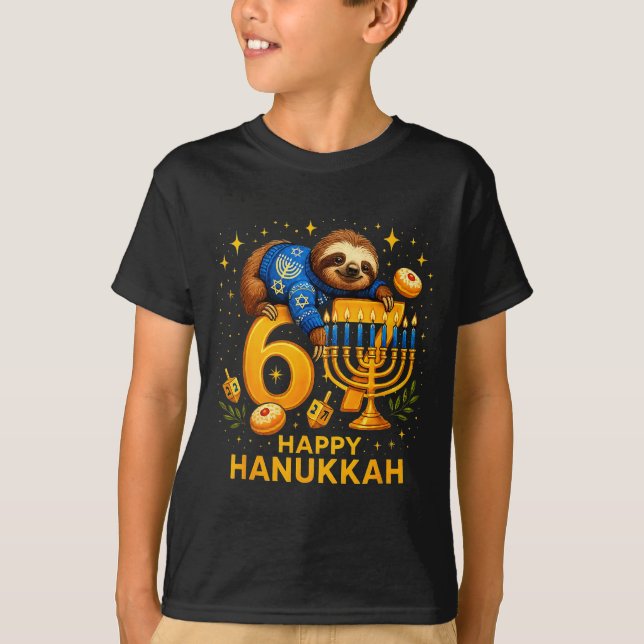 Happy Six Seven Hanukkah Funny Meme Menorah Sloth  T-Shirt (Vorderseite)