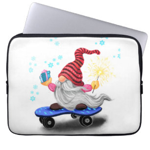 Happy Skater Gnome mit Geschenken und Sparkler - F Laptopschutzhülle