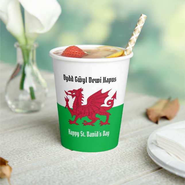 Happy St. David's Day Red Dragon Welsh Flag Pappbecher (In Situ)