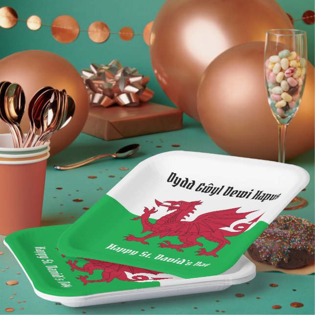 Happy St. David's Day Red Dragon Welsh Flag Pappteller (Multi)