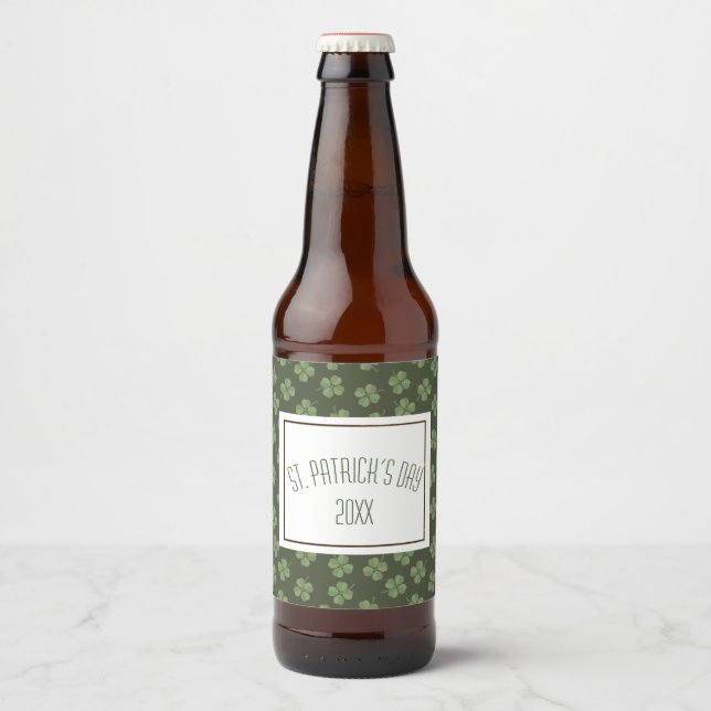 Happy St. Patrick's Day Green Four Leaf Clovers Bierflaschenetikett (Vorderseite)