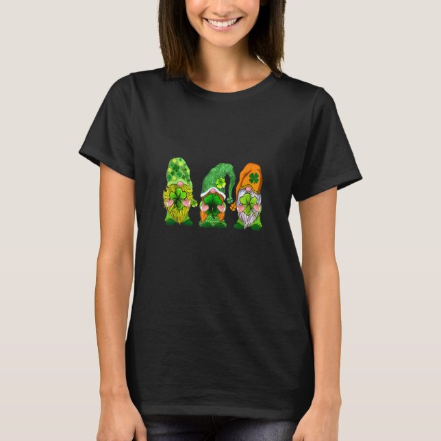 Happy St Patrick's Day Three Gnomes Kleeblatt T-Shirt (Vorderseite)
