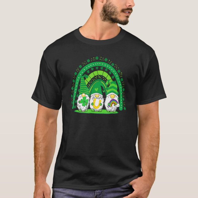Happy St Patrick's Day Three Gnomes Shamrock Rainb T-Shirt (Vorderseite)