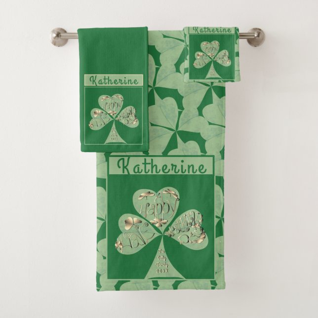 "Happy St. Patrick's" Serviette verte Shamrock (En situation)