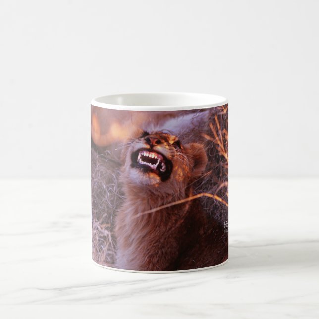 Happy Tau, Lächelnd Lion Cub Kaffeetasse (Mittel)