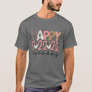 Happy Twosday 2022 Pink Leopard Best Twos Day T-Shirt