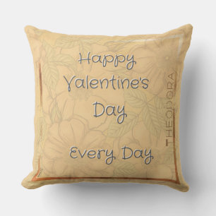 Happy Valentines Delicate Floral Beige Gold Text Kissen
