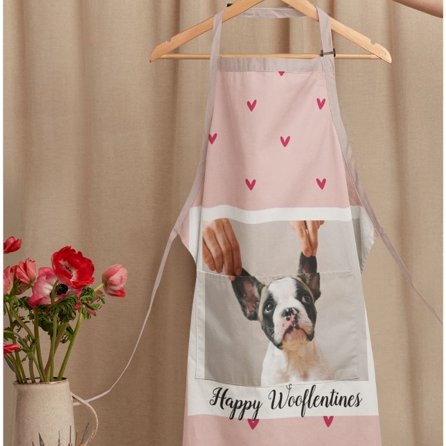 Happy Wooflentine mit Hund-Foto | Rot und Rosa Schürze (Von Creator hochgeladen)