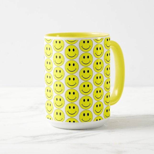 Happy Yellow Faces Pattern Große Tasse (VorderseiteRechts)