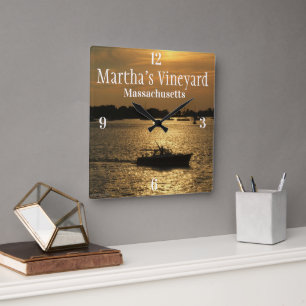 Harbour Boat Scene Spate Abend Sun Behind Clouds Quadratische Wanduhr