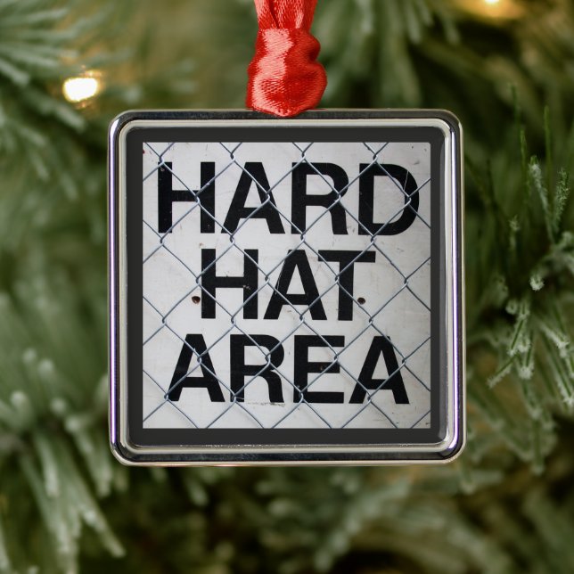 Hard Hat Area Ornament (Baum)