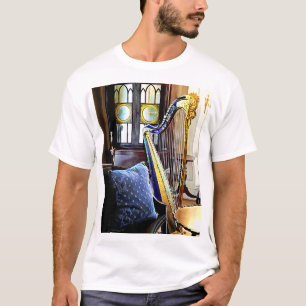 Harfe im Musiksaal T-Shirt