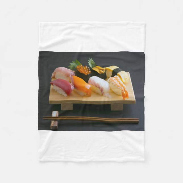 Harmony on Hinoki – Sushi Platter Fleece Blanket (Vorderseite)