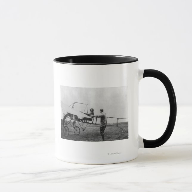Harriet Quimby auf ihrem Flugzeugfoto Tasse (Rechts)