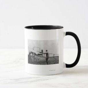 Harriet Quimby in ihrer Flugzeug-Fotografie Tasse