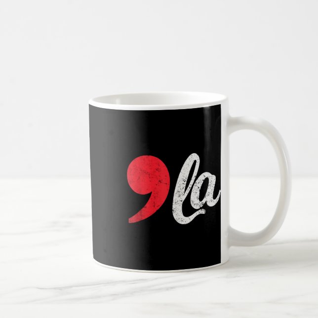 Harris 2024 Präsident Distressed Comma La Funny Kaffeetasse (Rechts)